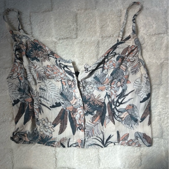 Kendall & Kylie • Pac Sun Floral Print Sleeveless Top - Picture 1 of 4